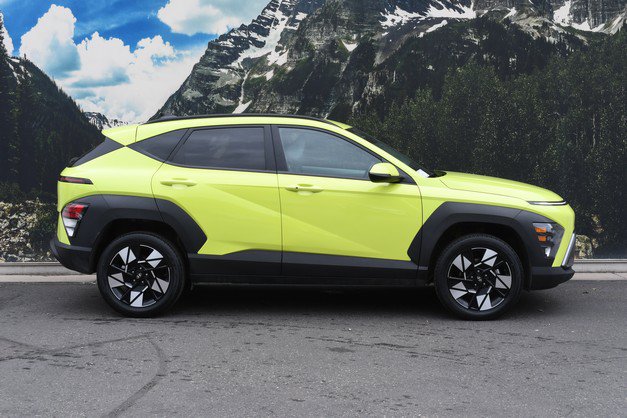 Used 2024 Hyundai Kona SEL AWD/4WD image 2