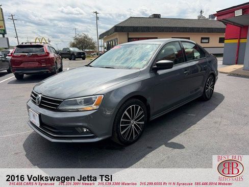 Used 2016 Volkswagen Jetta Sport FWD image 3