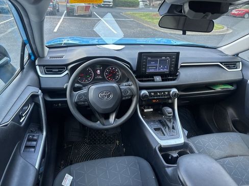 Used 2021 Toyota RAV4 XLE image 2
