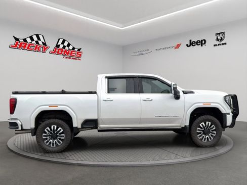 Used 2024 GMC Sierra 2500 Denali Ultimate w/ Max Trailering Package AWD/4WD image 9