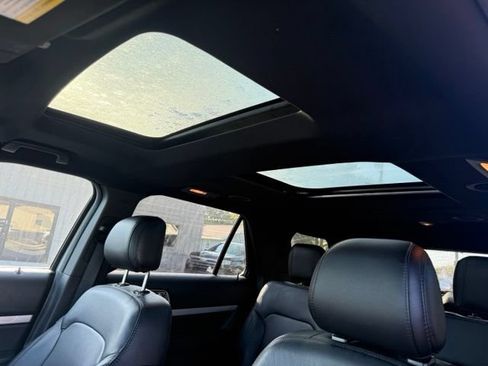 Used 2017 Ford Explorer XLT w/ Equipment Group 202A AWD/4WD image 12