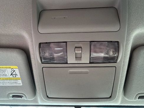 Used 2019 Nissan Frontier S image 26