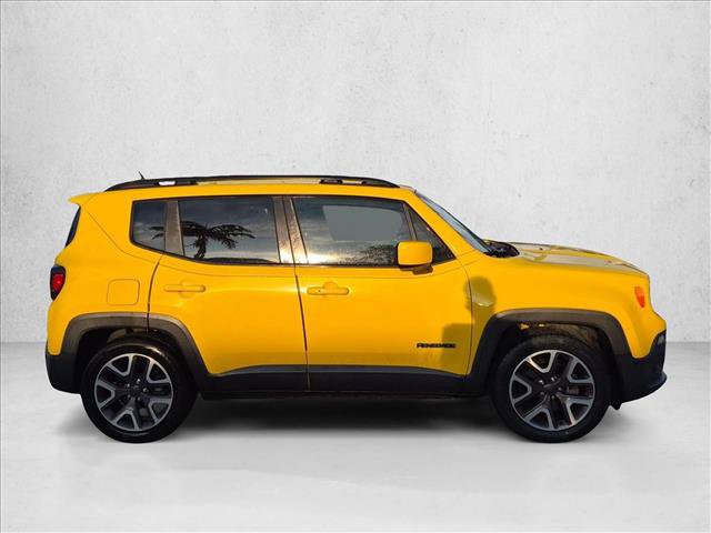 Used 2016 Jeep Renegade Latitude FWD image 4