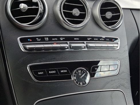Used 2021 Mercedes-Benz C 300 C 300 image 17