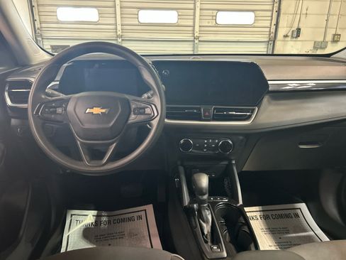 Used 2024 Chevrolet TrailBlazer LS AWD/4WD image 4