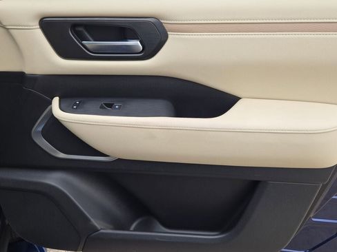 Used 2025 Nissan Armada Platinum Reserve image 7