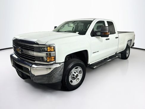 Used 2018 Chevrolet Silverado 2500 W/T w/ WT Convenience Package RWD image 3