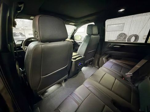 Used 2025 Chevrolet Suburban RST w/ Sun And Tow Package image 9