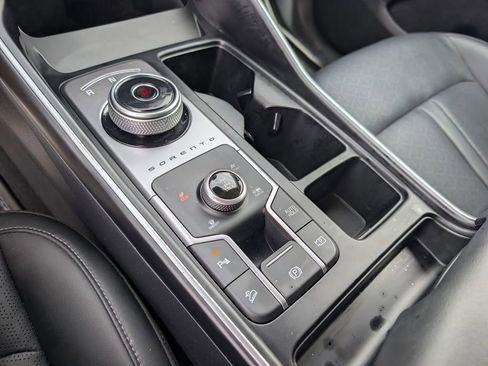 Certified 2023 Kia Sorento EX image 31