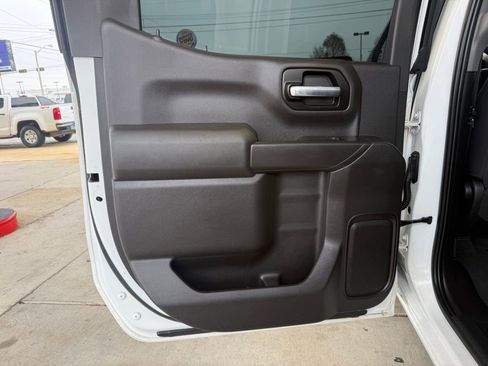 Used 2020 Chevrolet Silverado 1500 LT image 17