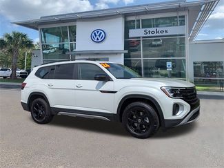New 2026 Volkswagen Atlas Peak Edition video 2