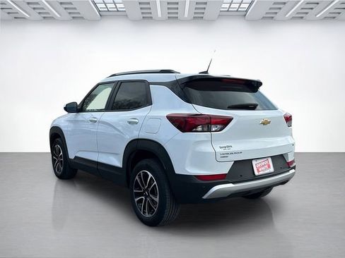 Used 2025 Chevrolet TrailBlazer LT w/ Convenience Package image 6