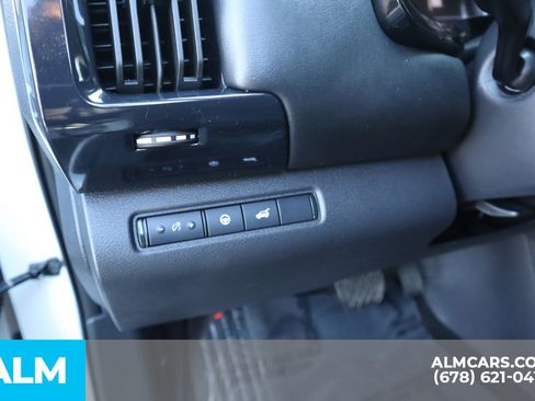 Used 2025 Nissan Pathfinder SV image 14