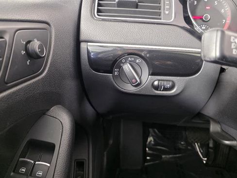 Used 2017 Volkswagen Jetta SEL image 39