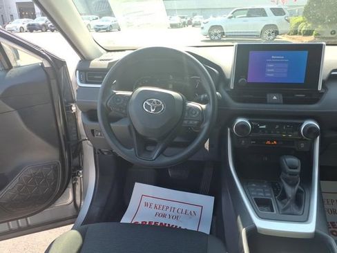 Used 2023 Toyota RAV4 LE AWD/4WD image 12