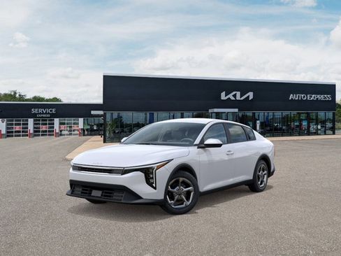 New 2026 Kia K4 LXS image 1