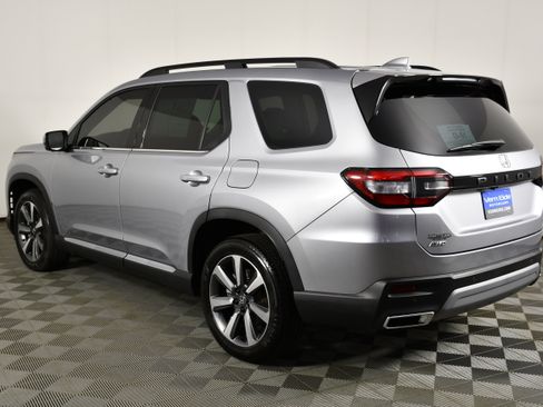 Certified 2025 Honda Pilot Elite image 8