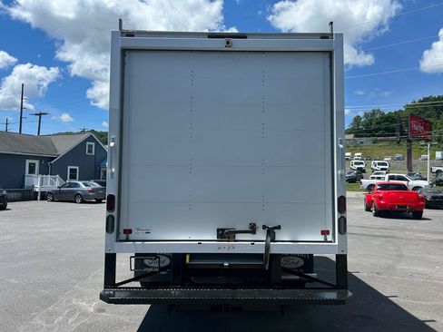 Used 2023 Ford E-350 and Econoline 350 Super Duty w/ Power Windows & Locks Group RWD image 4