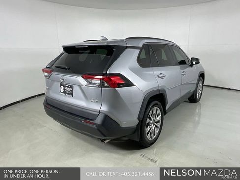 Used 2020 Toyota RAV4 XLE Premium FWD image 6