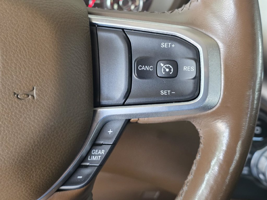 Used 2019 RAM 1500 Laramie AWD/4WD image 26