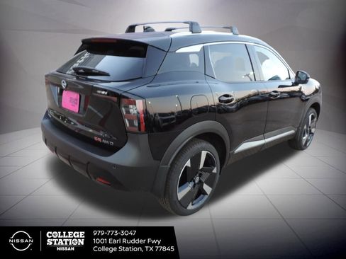 New 2026 Nissan Kicks SR image 4
