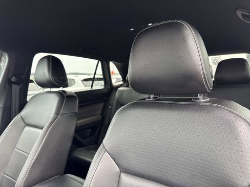 Certified 2022 Volkswagen Atlas Cross Sport SE image 23