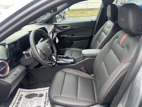 New 2026 Chevrolet Trax RS w/ Sunroof Package image 18