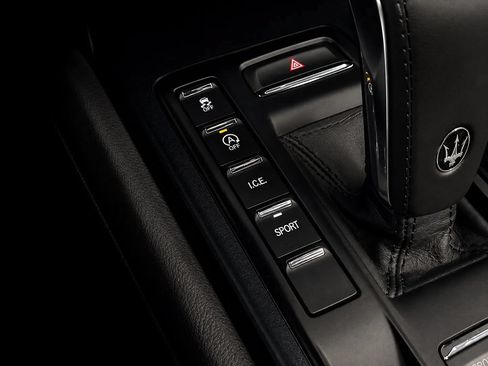 Used 2022 Maserati Ghibli Modena Q4 AWD/4WD image 48