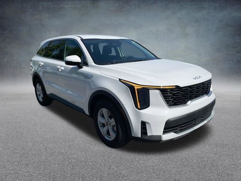 Used 2025 Kia Sorento LX image 34