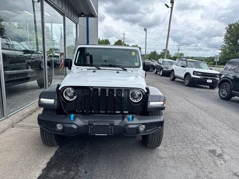 Used 2023 Jeep Wrangler Unlimited AWD/4WD image 2