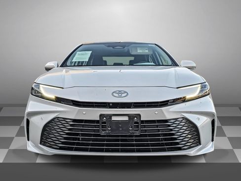 Used 2025 Toyota Camry XLE w/ Premium Plus Package FWD image 2