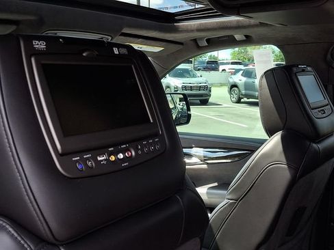 Used 2020 Cadillac Escalade Platinum AWD/4WD image 9