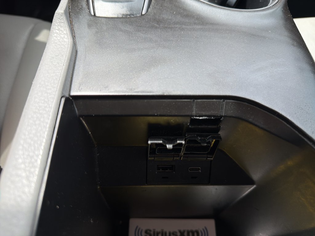 Used 2023 Toyota Camry SE FWD image 33
