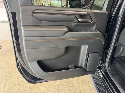 Used 2024 GMC Sierra 2500 AT4 w/ AT4 Preferred Package AWD/4WD image 10