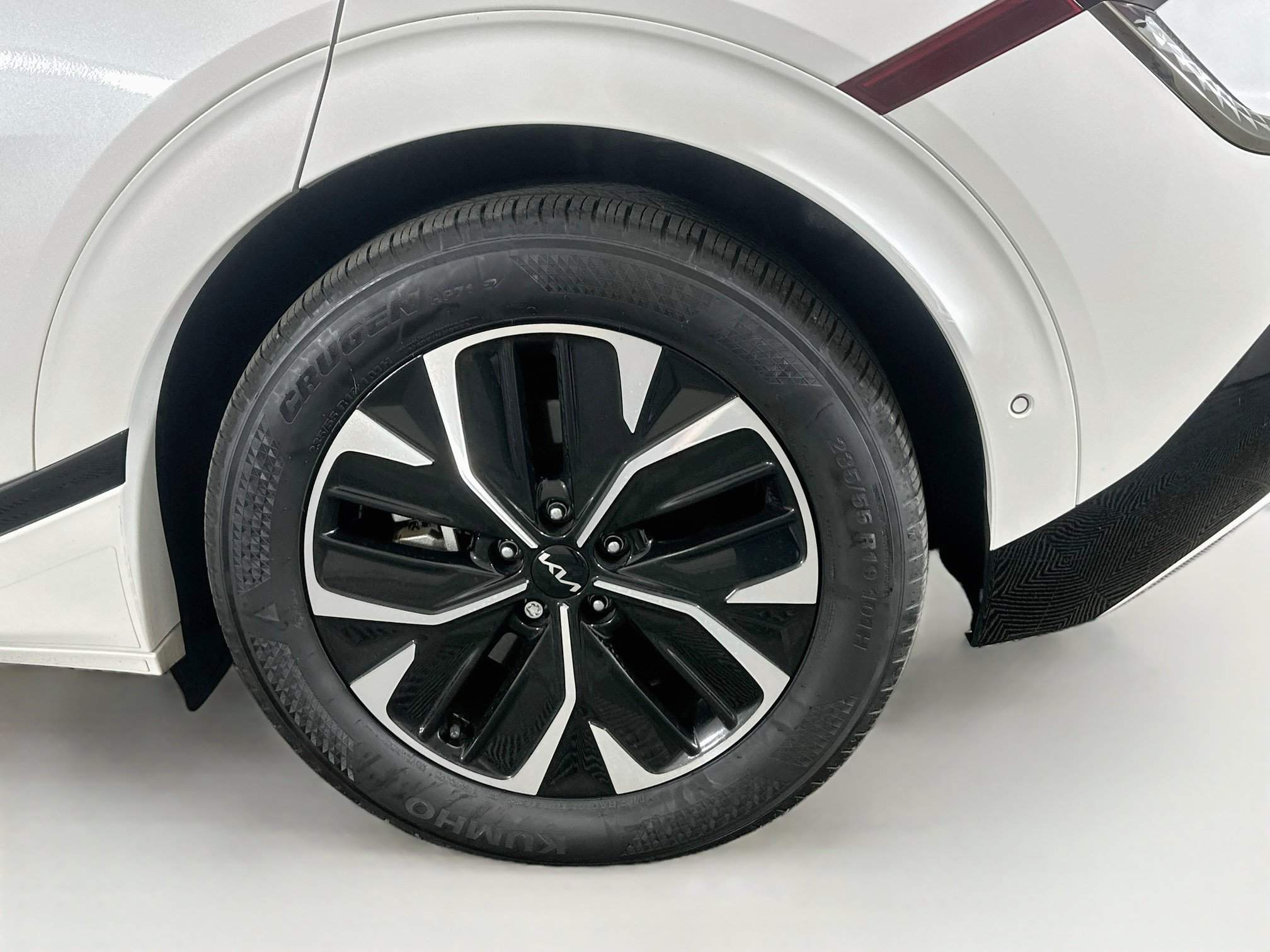 Used 2024 Kia EV6 GT-Line RWD image 11