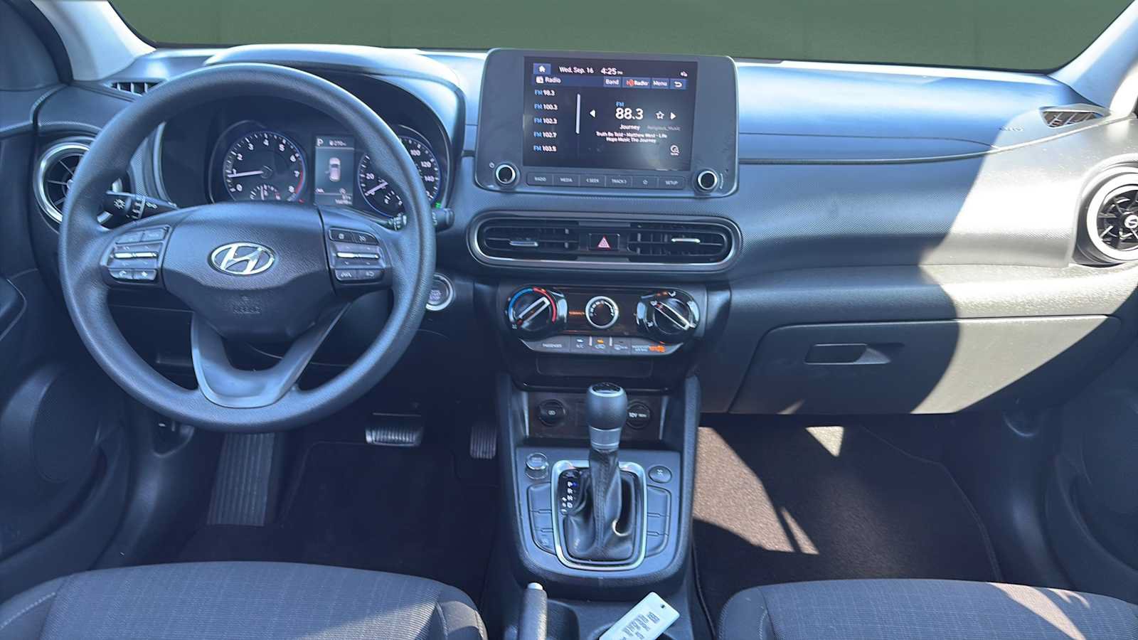 Used 2023 Hyundai Kona SEL AWD/4WD image 19
