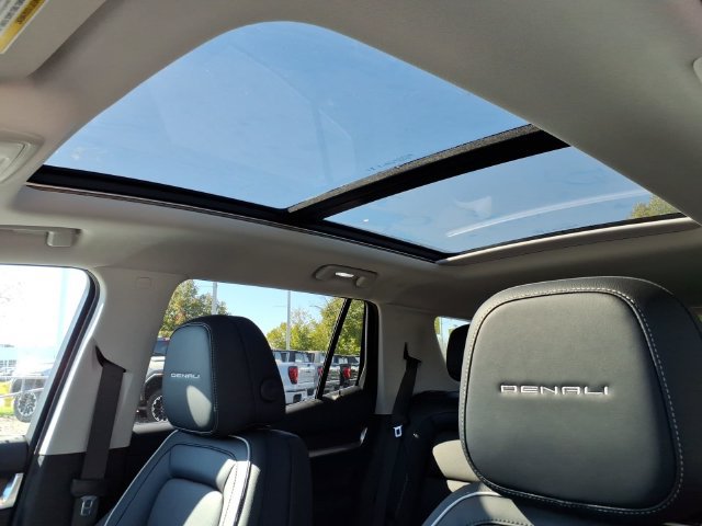 New 2027 GMC Terrain Denali w/ LPO, Floor Liner Package AWD/4WD image 15