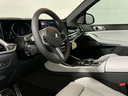 New 2026 BMW X5 xDrive40i w/ M Sport Package image 21