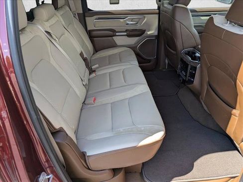Used 2019 RAM 1500 Laramie AWD/4WD image 18