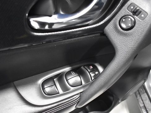 Used 2016 Nissan Rogue SL image 15