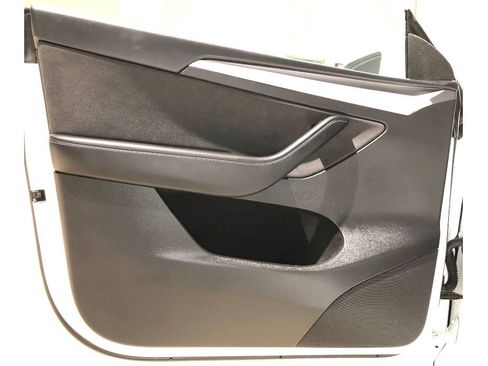 Used 2024 Tesla Model Y Long Range image 16