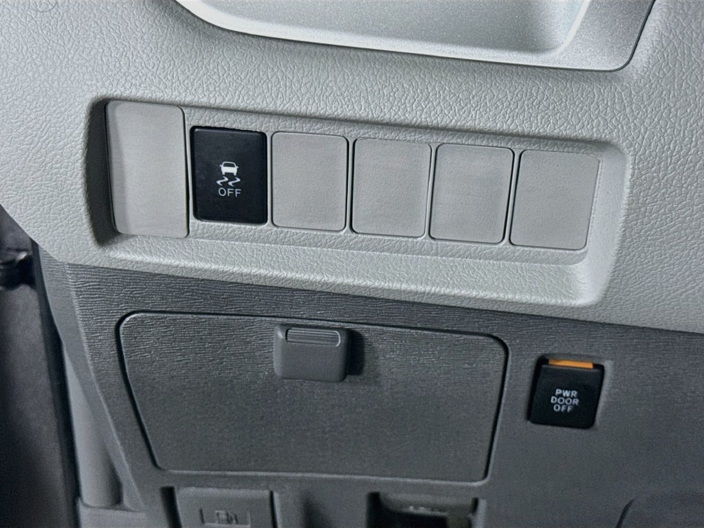 Certified 2019 Toyota Sienna LE AWD/4WD image 19