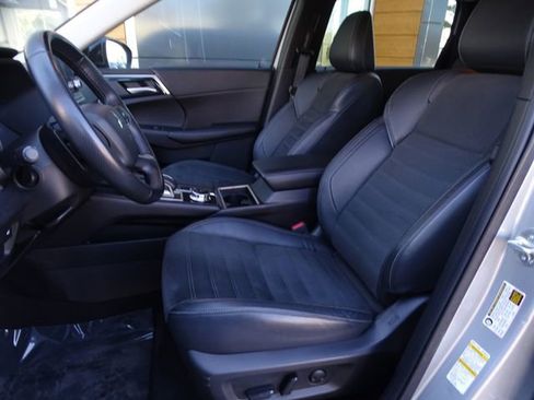 Used 2022 Mitsubishi Outlander SE image 27