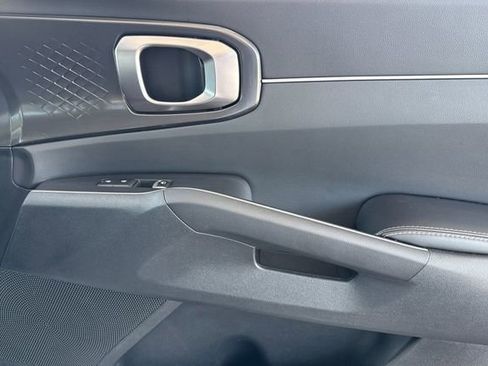Certified 2025 Kia Sorento S image 23