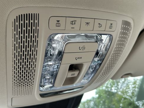 Certified 2025 Mercedes-Benz GLS 580 4MATIC image 38