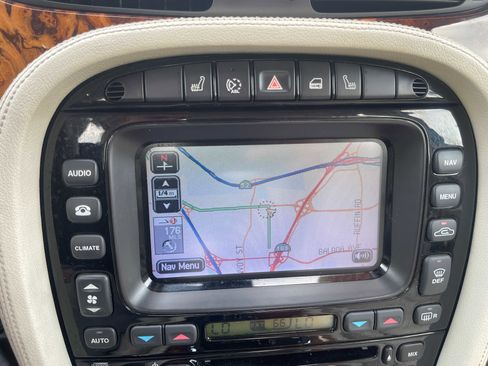 Used 2006 Jaguar XJ8 L XJ VANDEN PLAS SEDAN 4D image 24