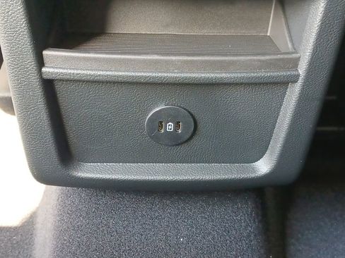 Used 2024 Ford Edge SE image 17