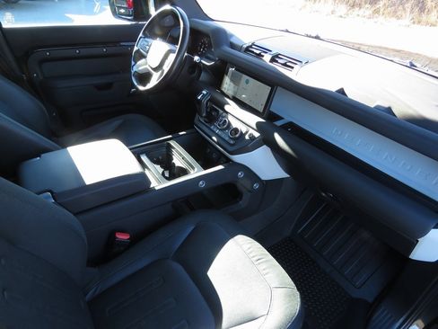 Used 2020 Land Rover Defender 110 S image 14