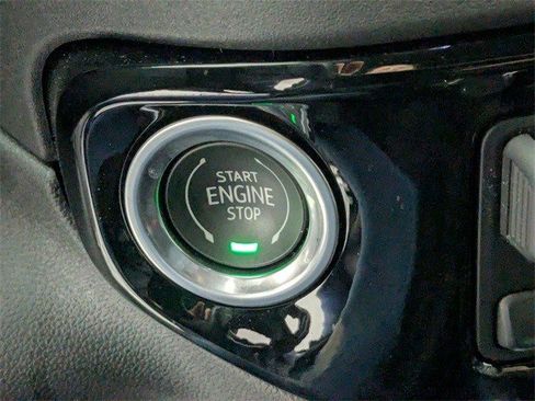 Certified 2022 Chevrolet Silverado 1500 LTZ w/ Technology Package image 27