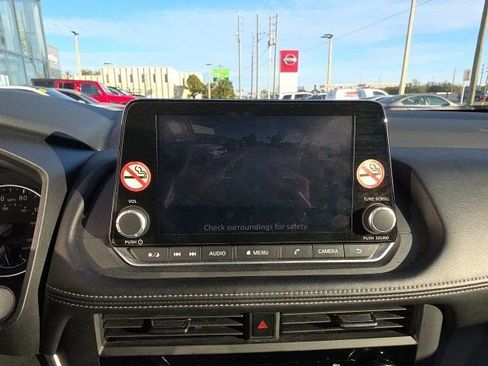 Used 2024 Nissan Rogue S image 20